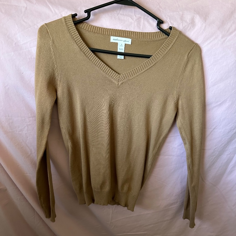 Ambiance apparel S tan sweater